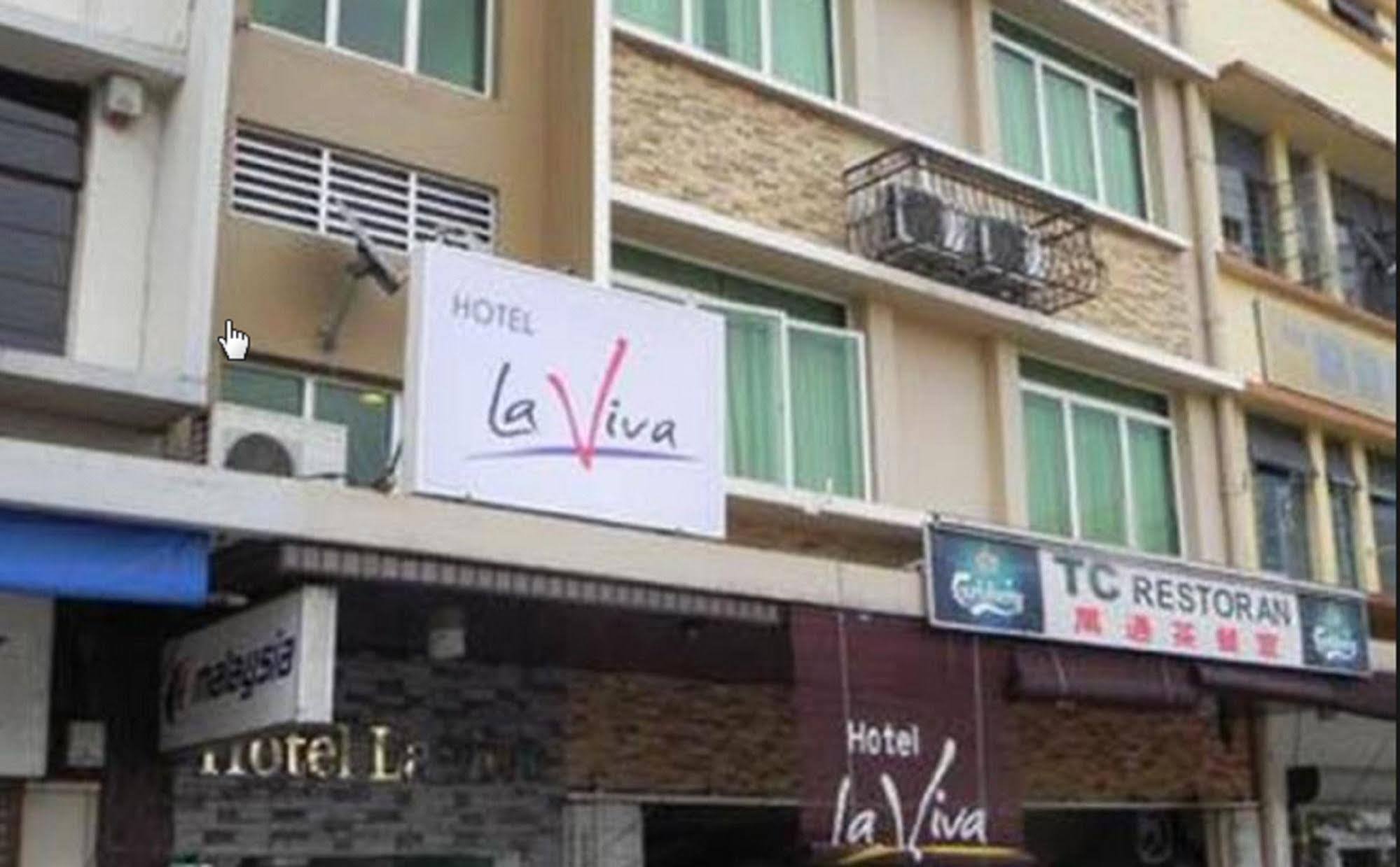 OYO 216 La Viva Hotel Kota Kinabalu Esterno foto